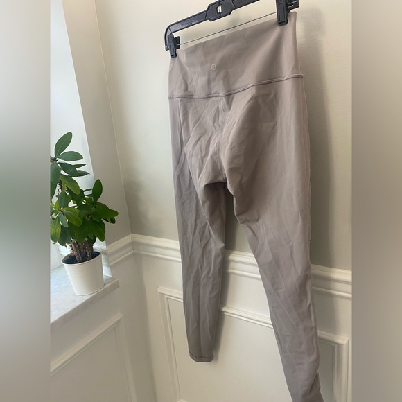 Lululemon Wunder Under Tech Mesh High Rise Pant, sz 10 - Picture 5 of 6